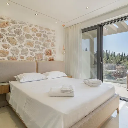 Aurelia-private Pool Tsoukaládhes
