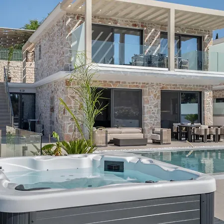 Aurelia-private Pool Villa Tsoukaládhes